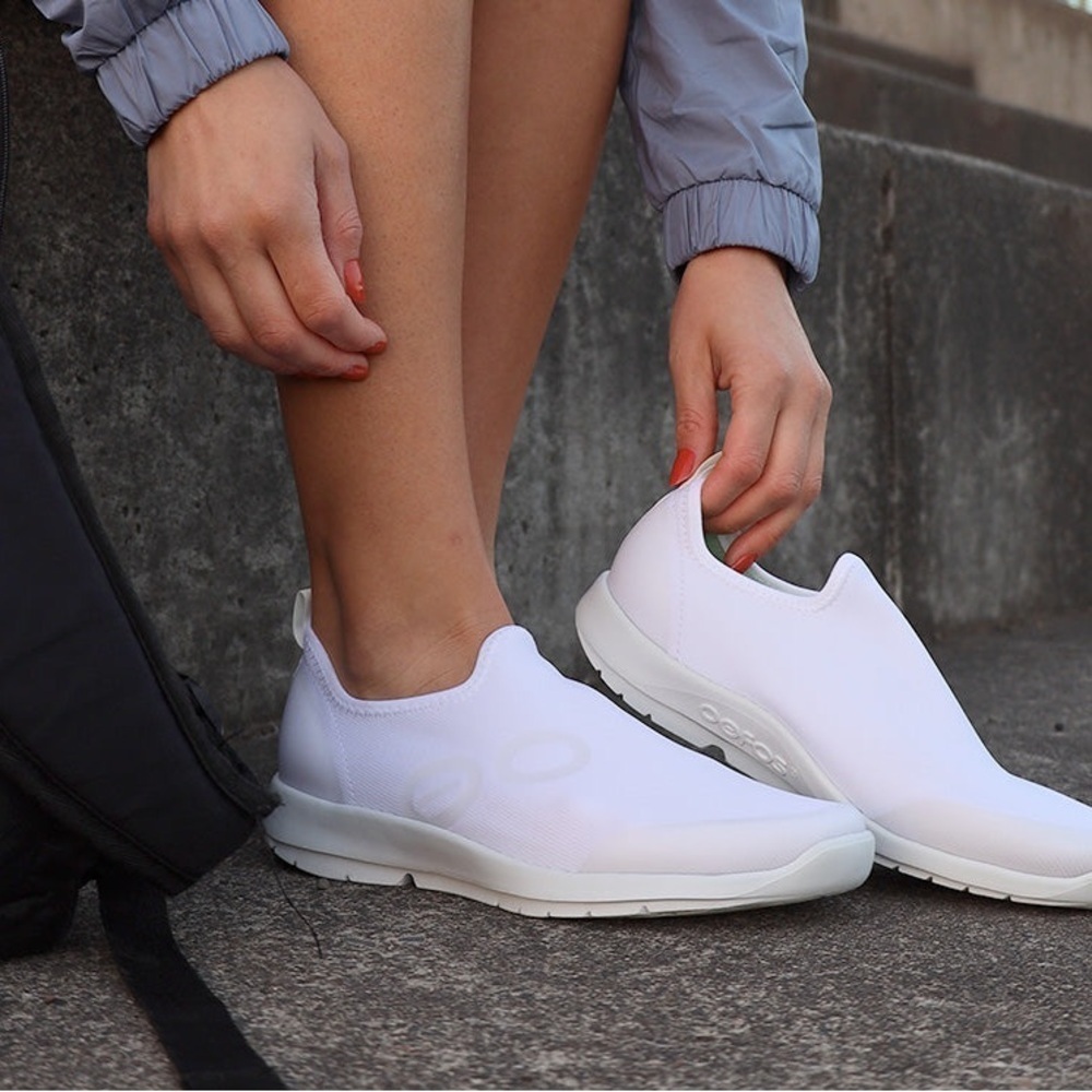 Oofos OOMG Sport Low Shoe White Women's